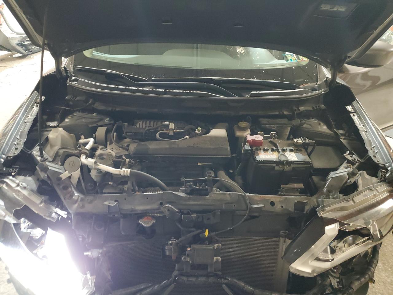 2018 Nissan Rogue - Image 12