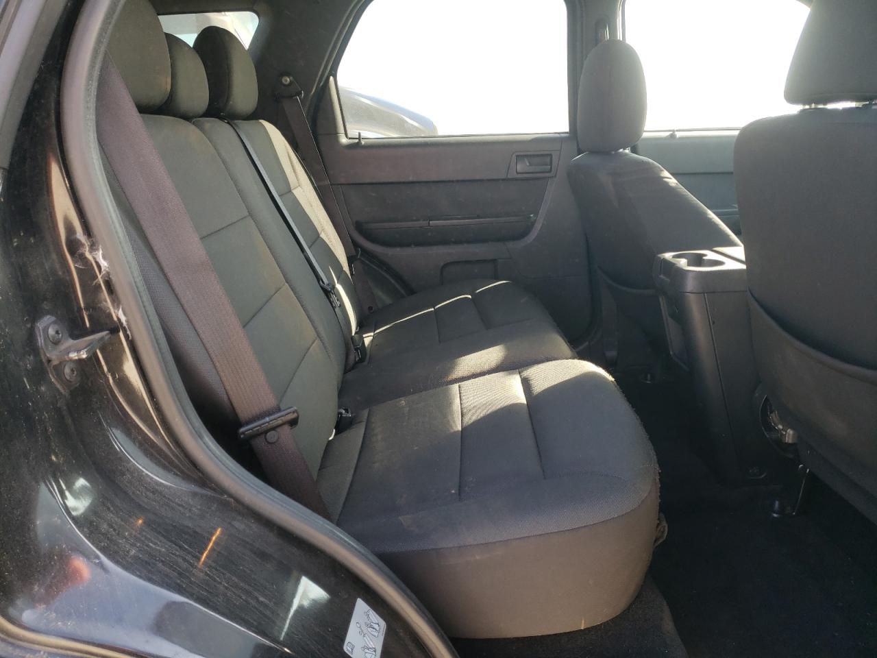 2010 Ford Escape - Image 11