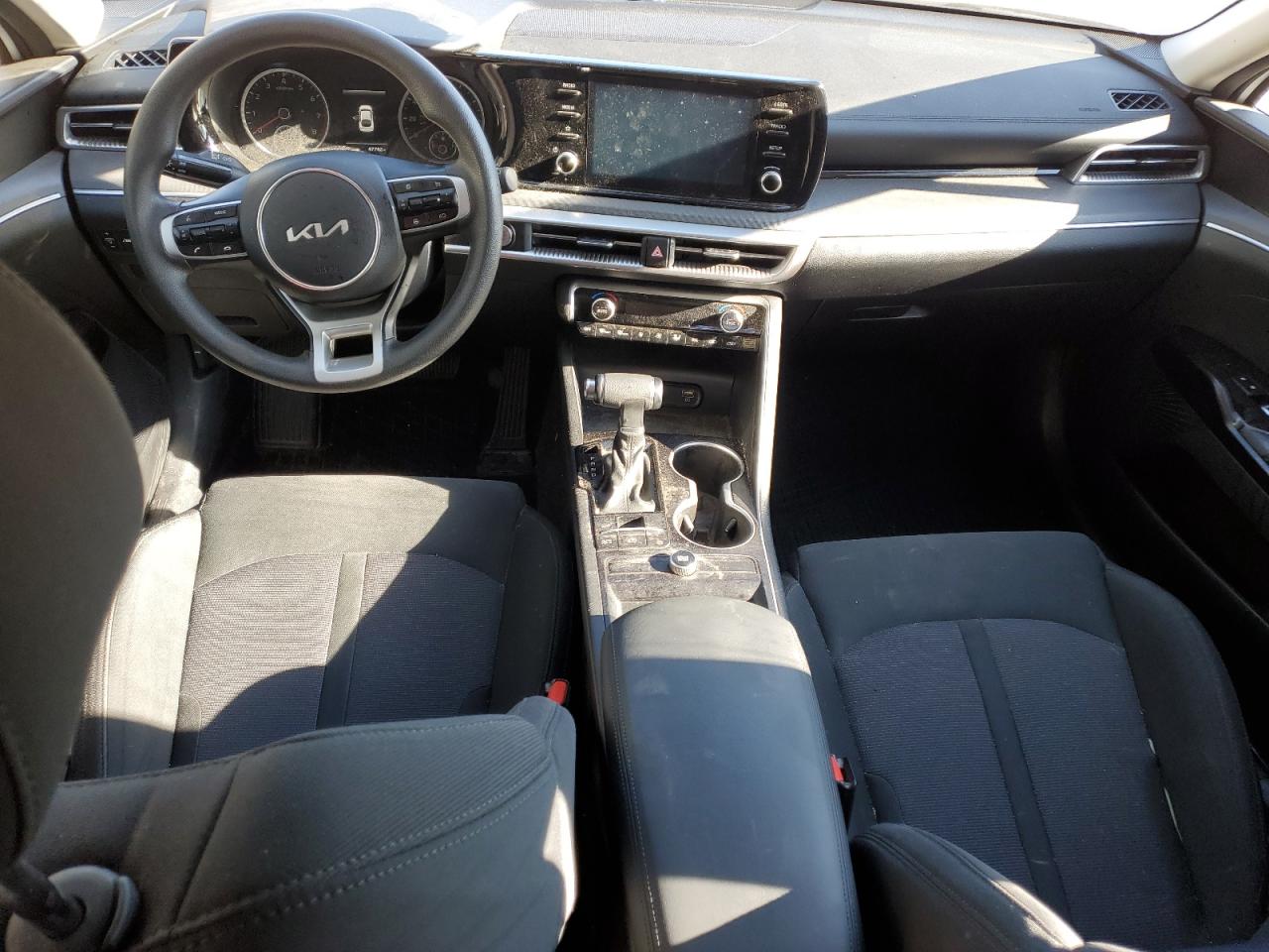 2024 Kia K5 - Image 8