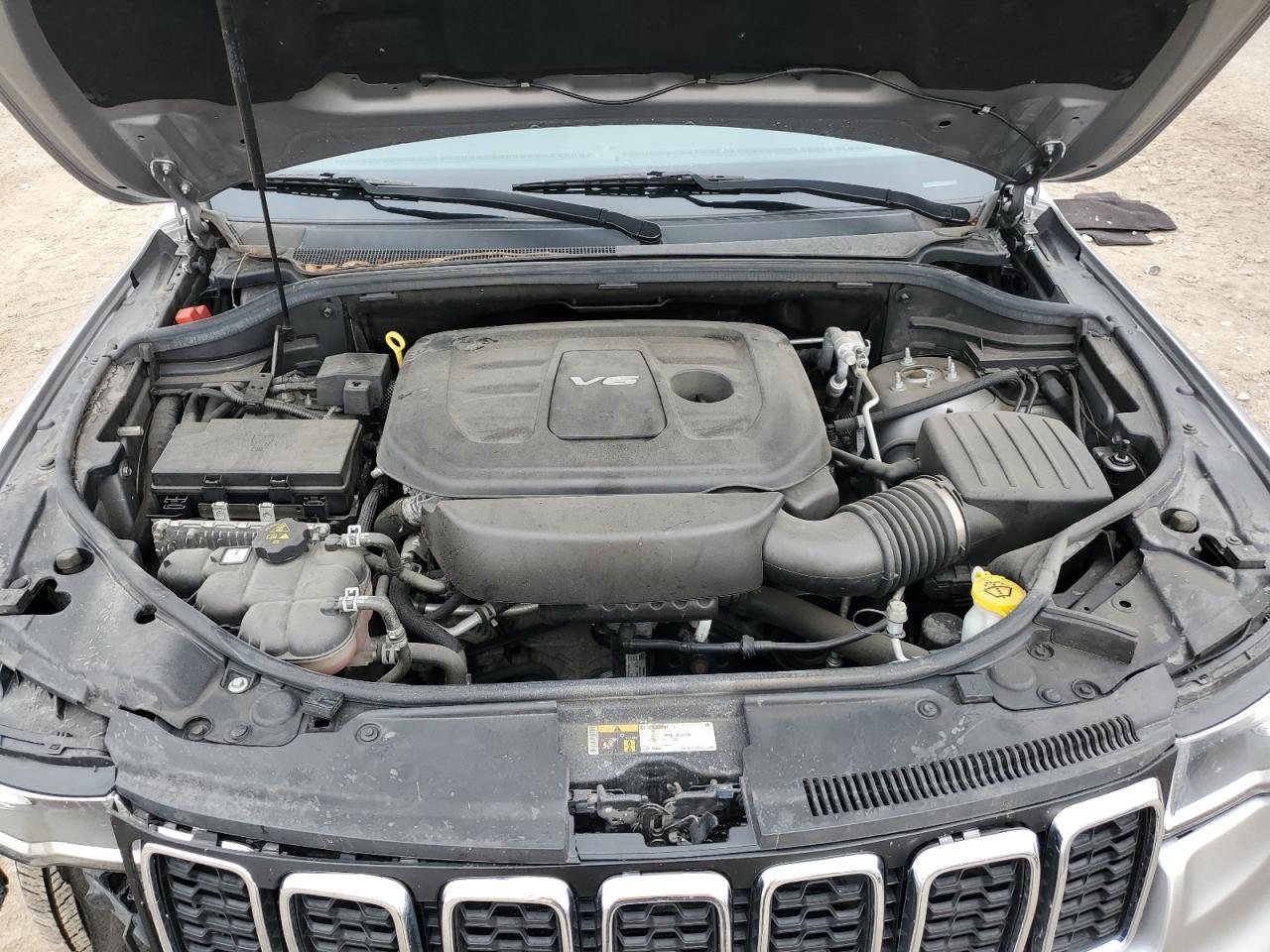 2018 Jeep Grand Cherokee - Image 13
