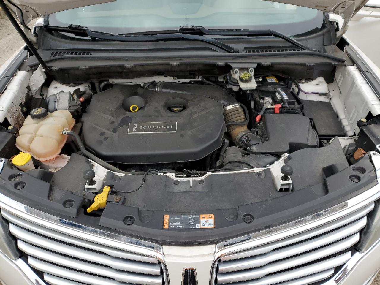 2015 Lincoln MKZ - Image 12