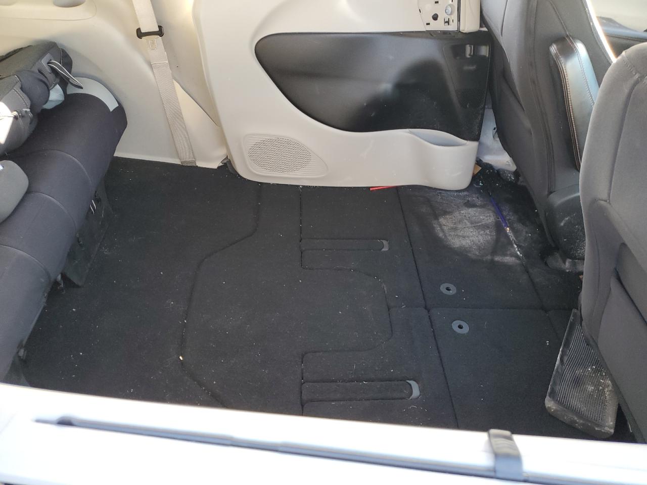 2020 Chrysler Pacifica - Image 11
