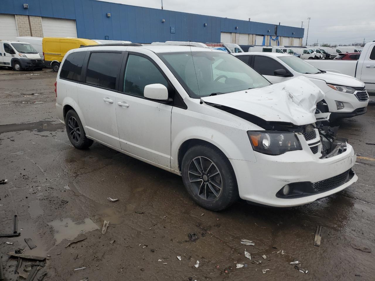 VIN 2C4RDGEGXKR565455 2019 DODGE CARAVAN no.4