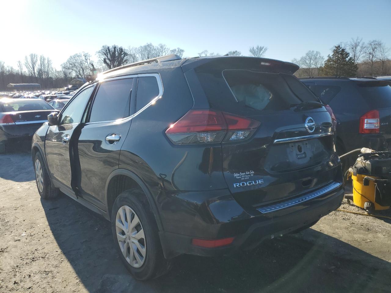 2017 Nissan Rogue - Image 2