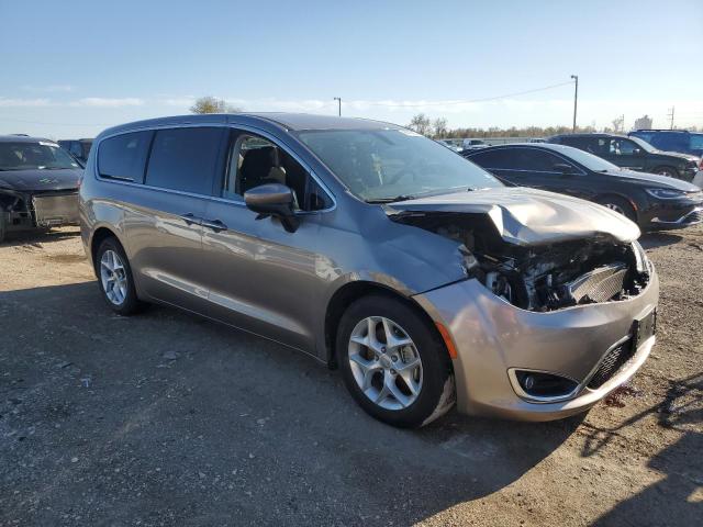  CHRYSLER PACIFICA 2017 Gold