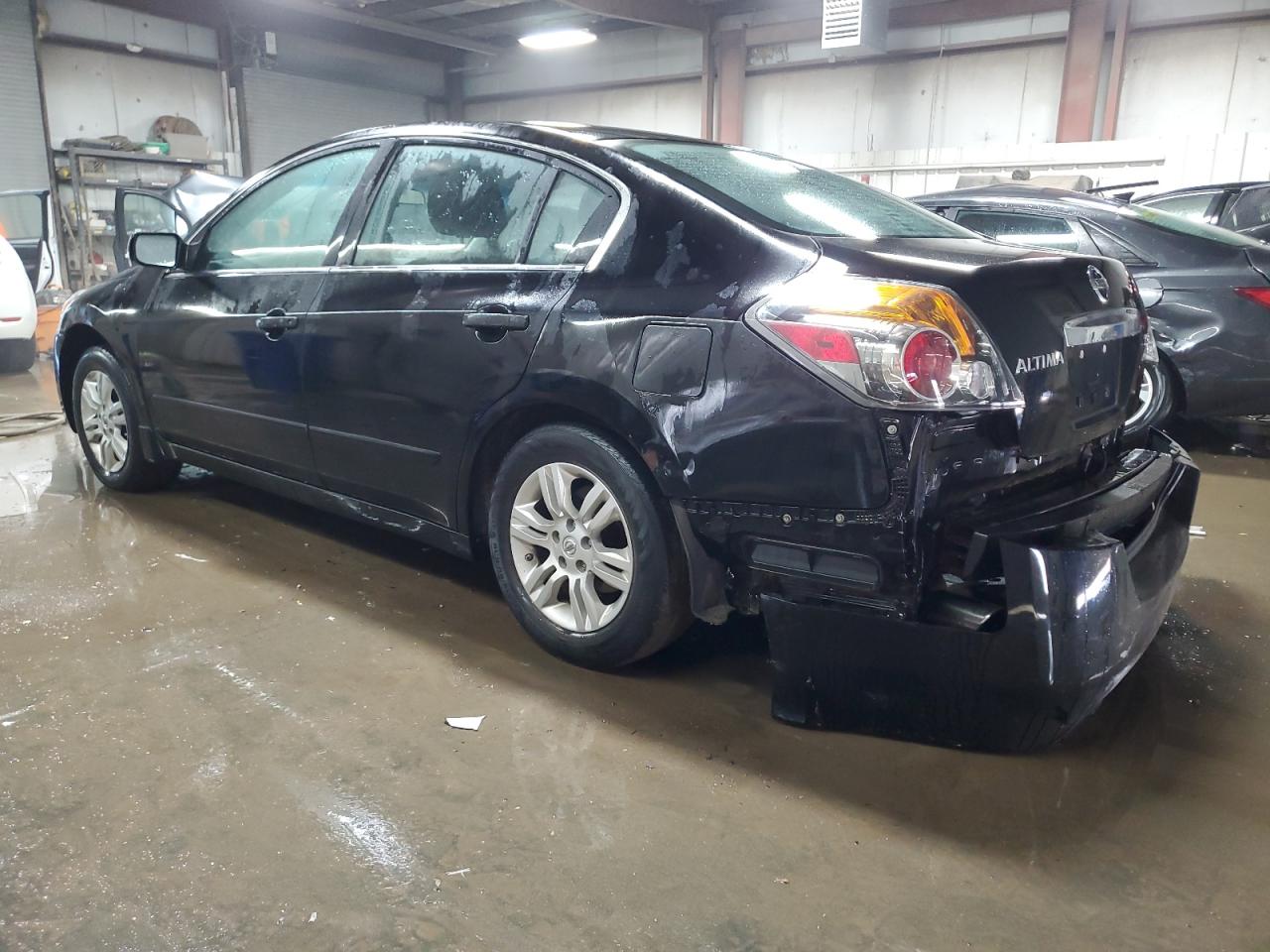 2010 Nissan Altima - Image 2