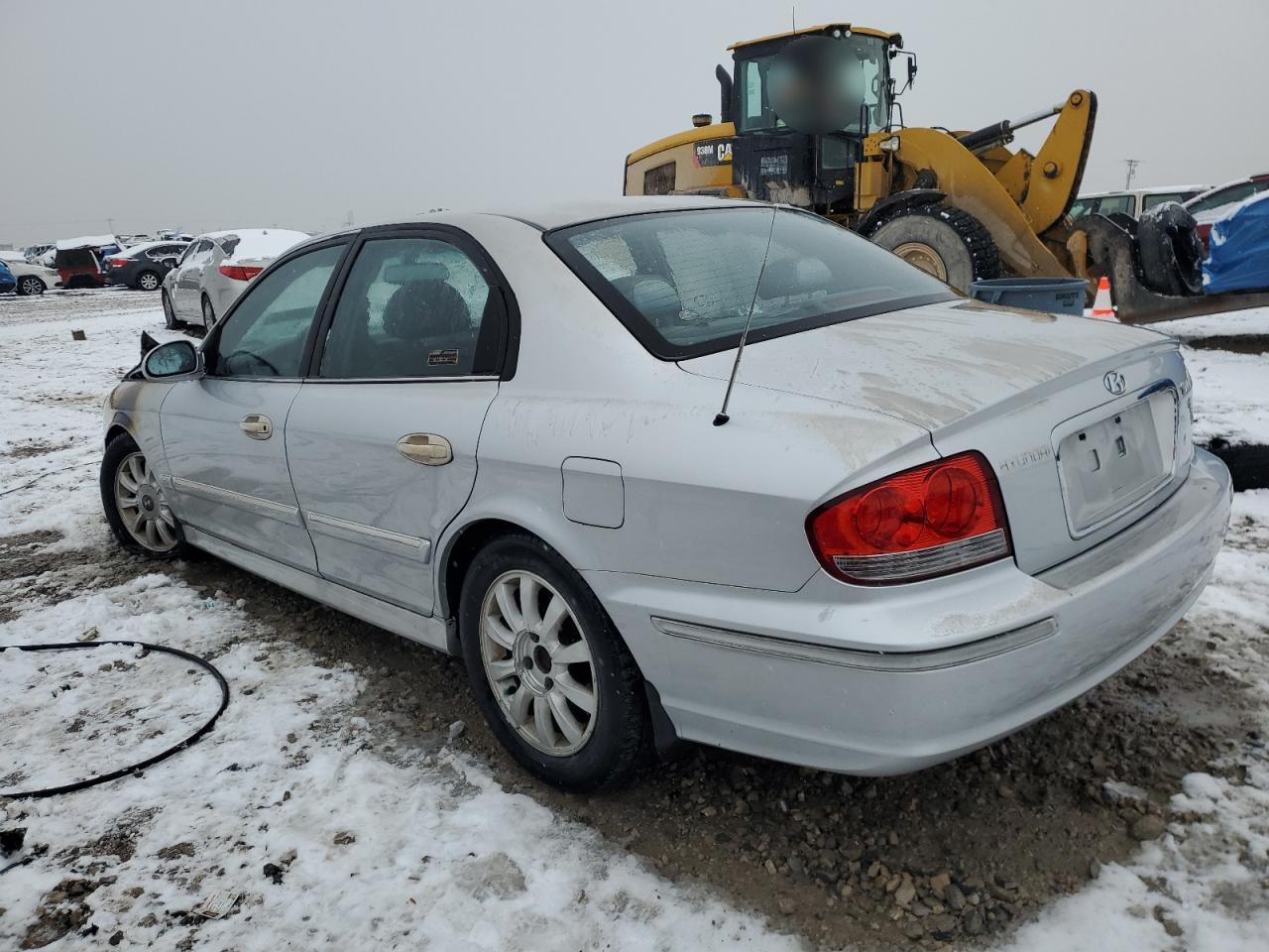 2003 Hyundai Sonata - Image 2