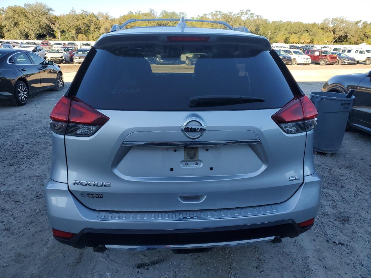 2017 Nissan Rogue - Image 6