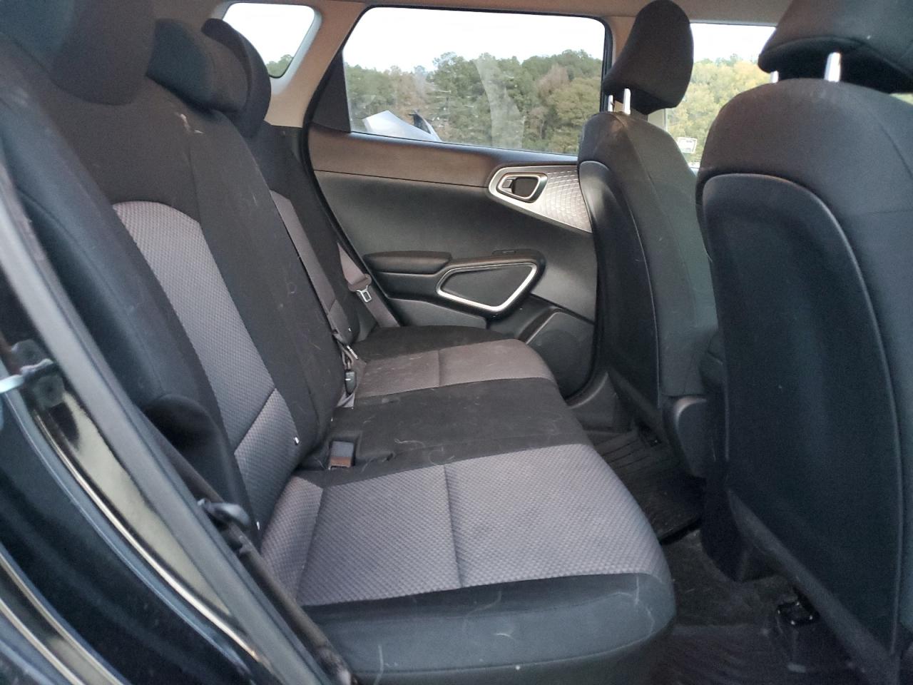 2022 Kia Soul - Image 11