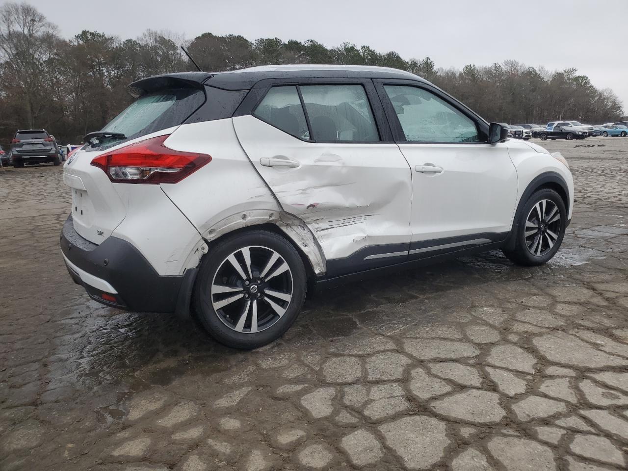 2020 Nissan Kicks - Image 3