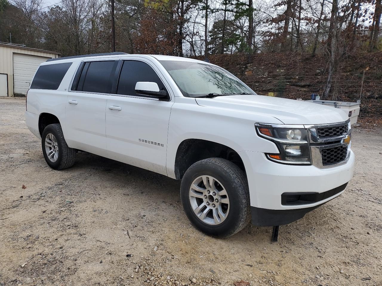 VIN 1GNSCJKC5FR295525 2015 CHEVROLET SUBURBAN no.4