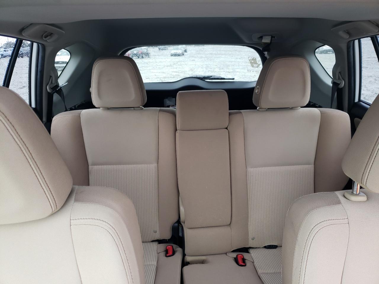 2015 Toyota RAV 4 - Image 10