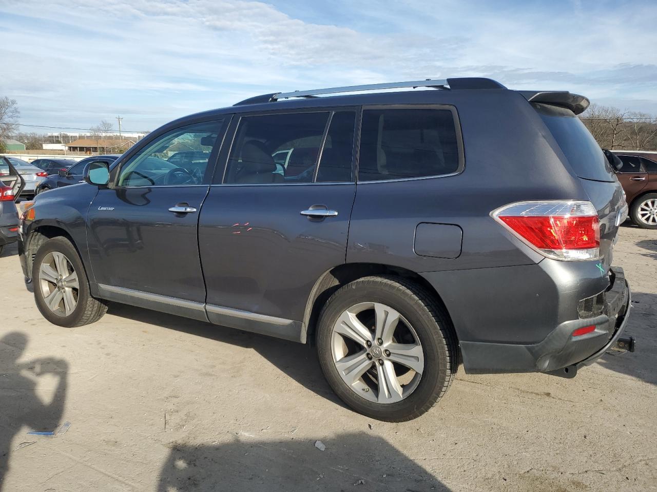 VIN 5TDDK3EHXDS225945 2013 TOYOTA HIGHLANDER no.2