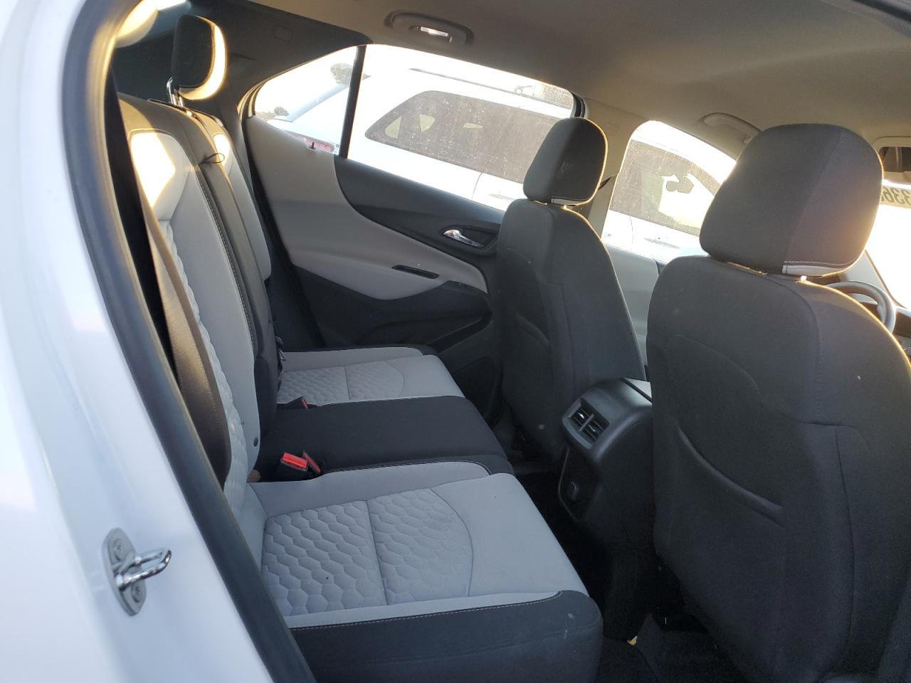 2018 Chevrolet Equinox - Image 11