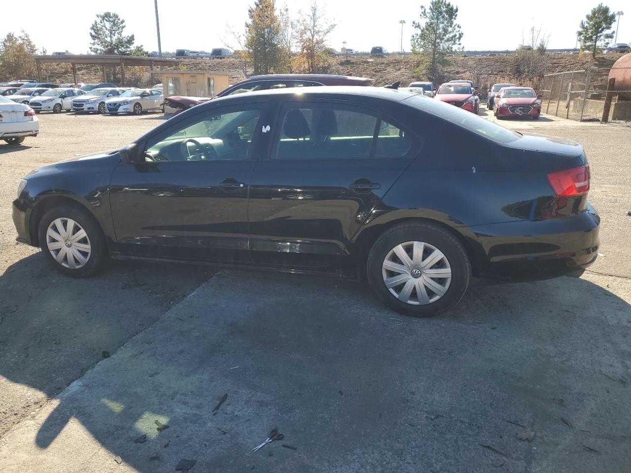 2015 Volkswagen Jetta - Image 2