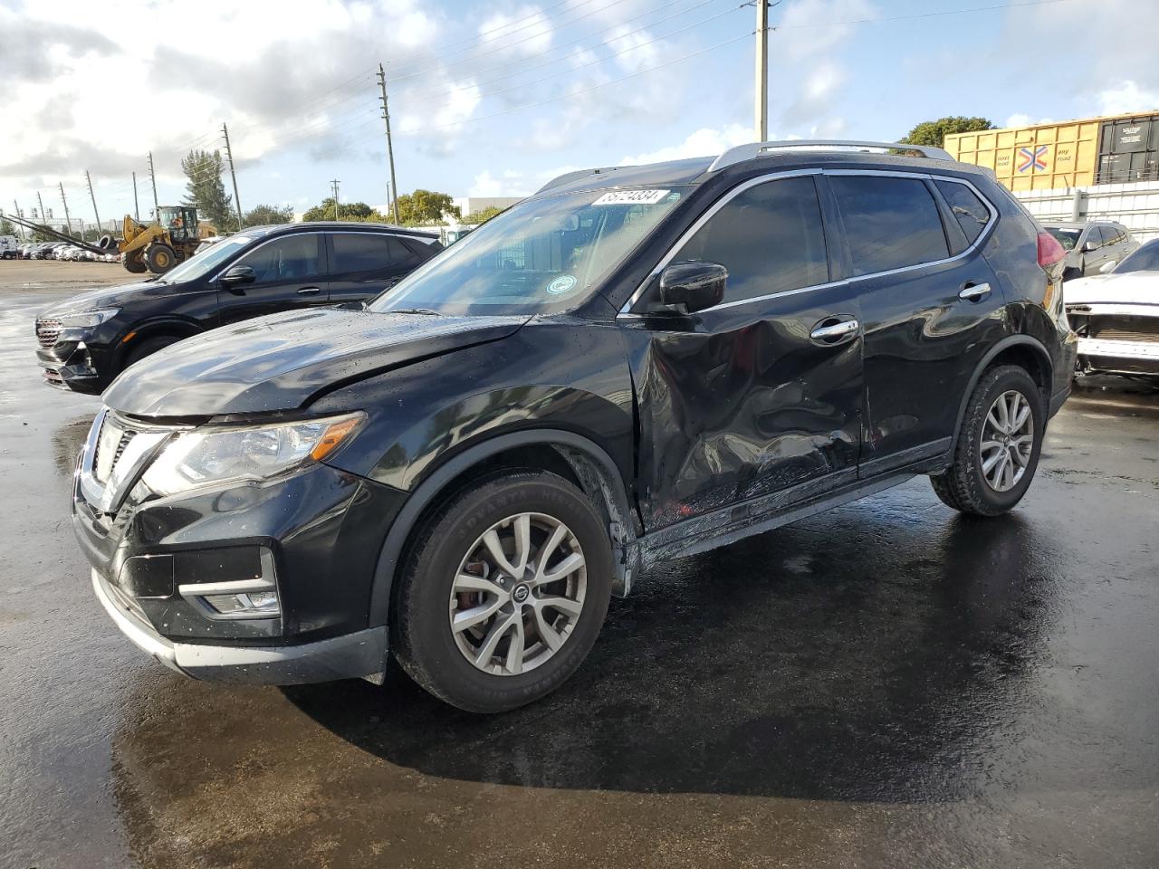 KNMAT2MT7HP616812 2017 NISSAN ROGUE - Image 1