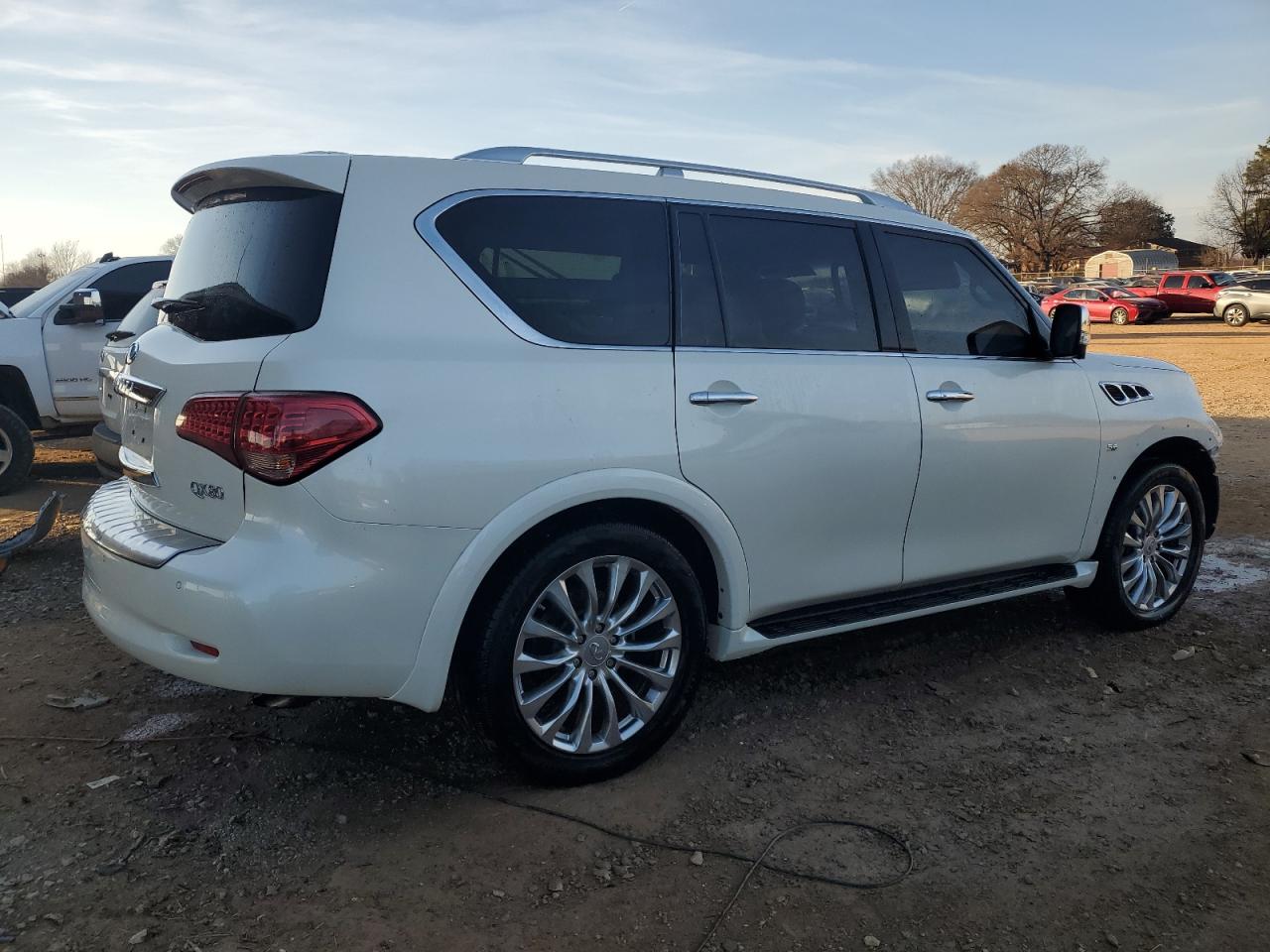 2017 Infiniti QX80 - Image 3