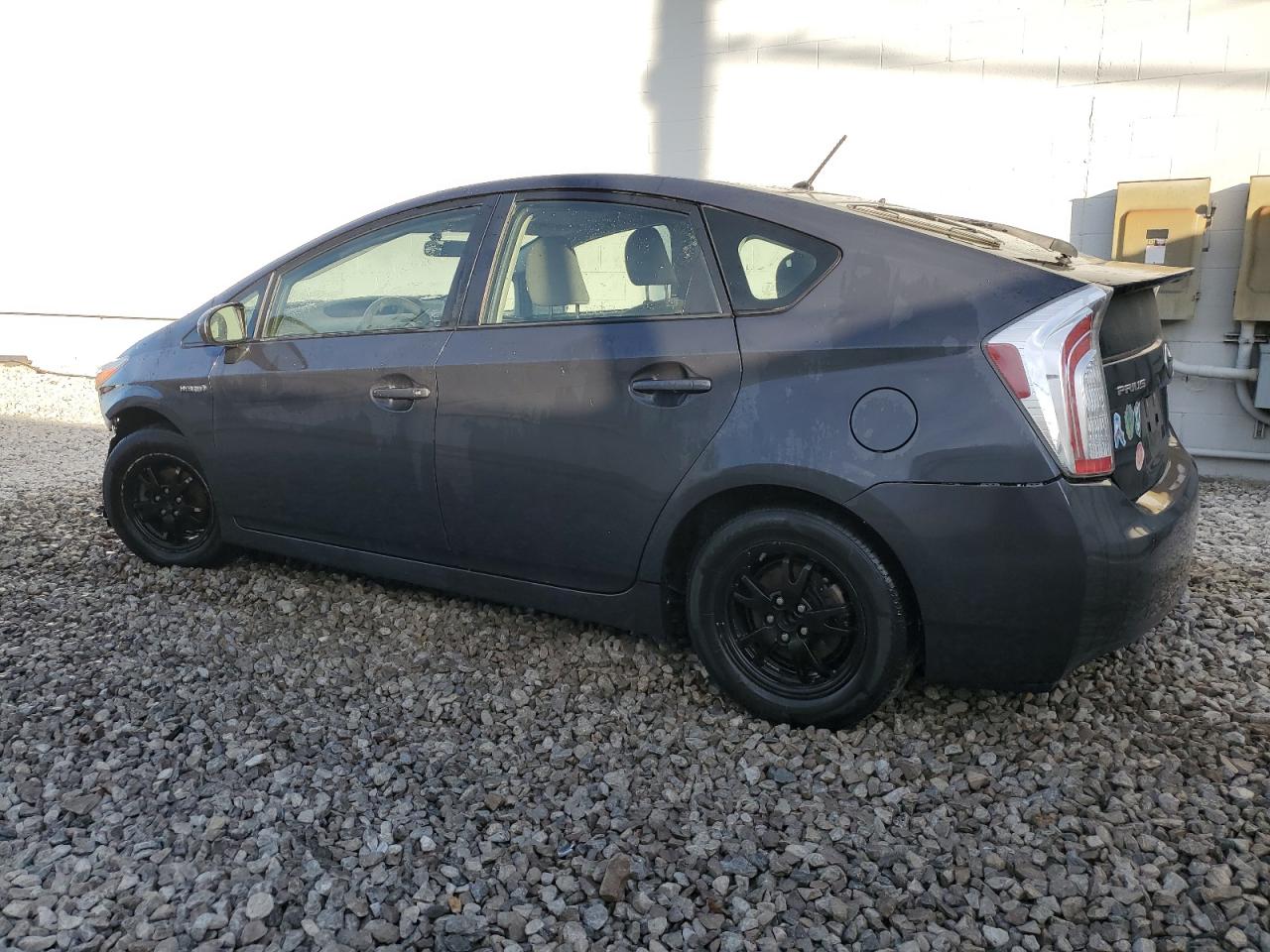 2015 Toyota Prius - Image 2