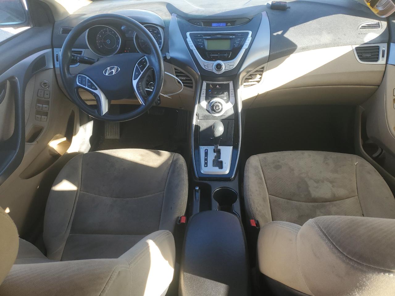 2011 Hyundai Elantra - Image 8