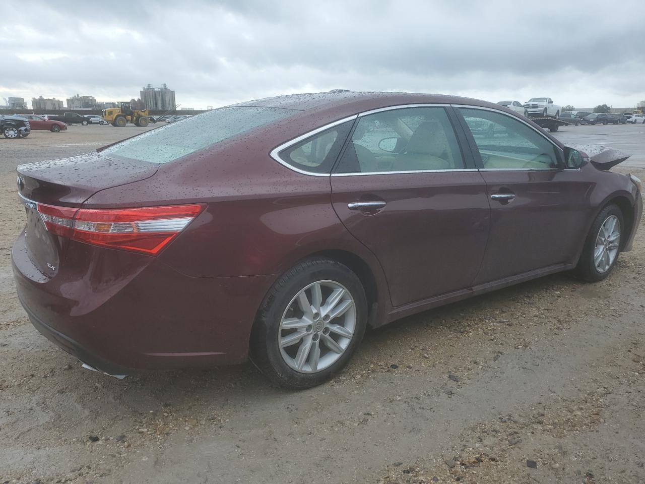 2014 Toyota Avalon - Image 3