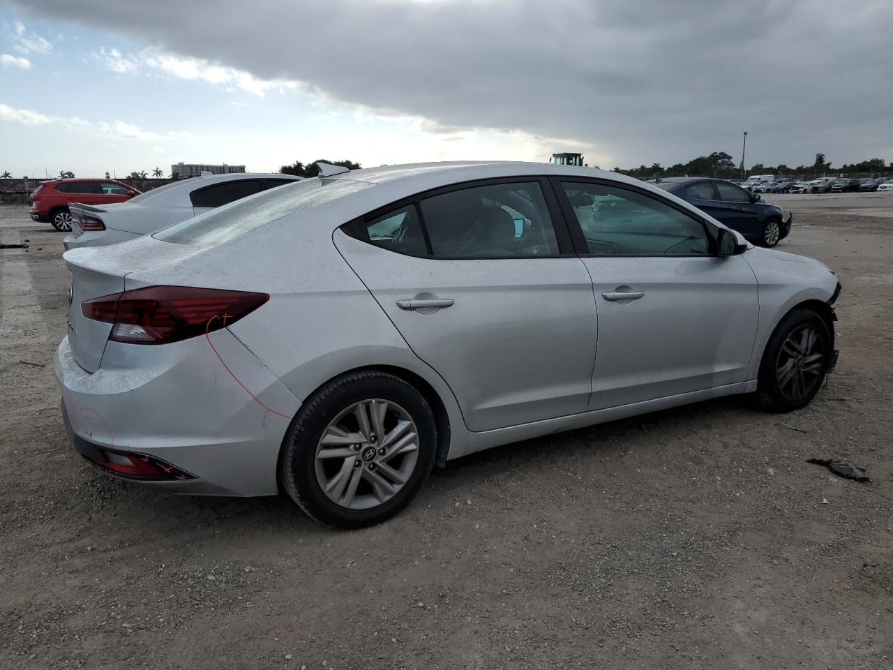 2019 Hyundai Elantra - Image 3