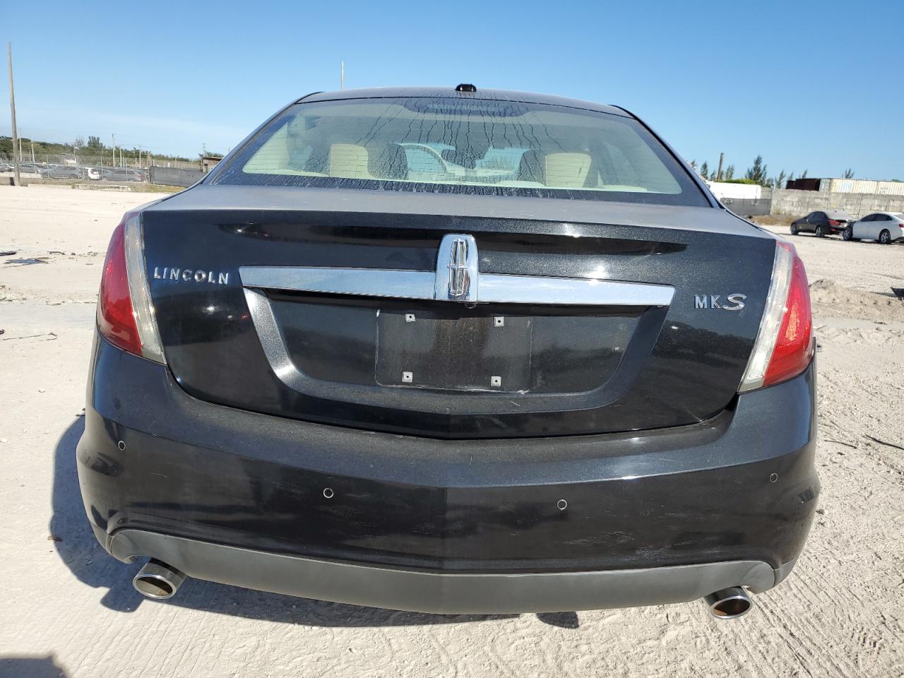 2011 Lincoln MKS - Image 6