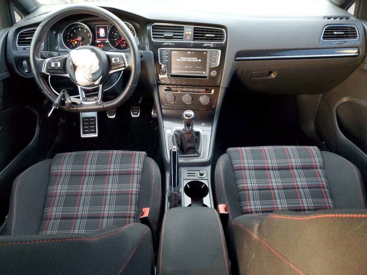 2017 Volkswagen GTI - Image 8