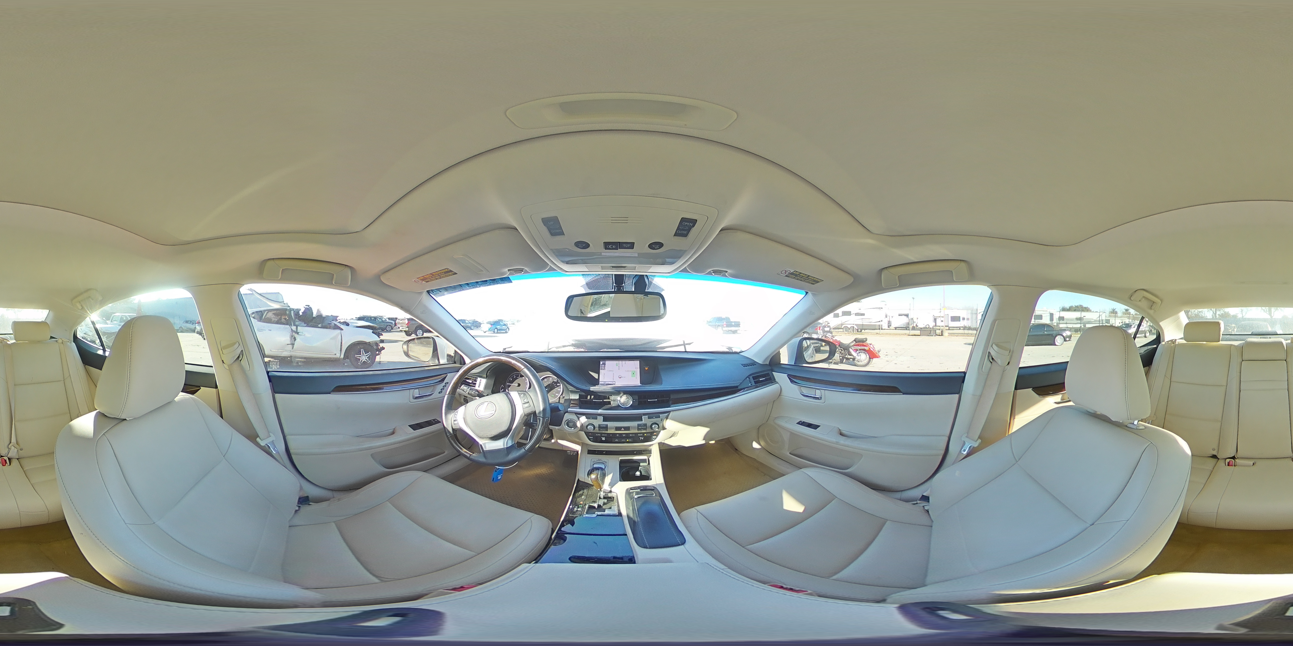 2013 Lexus ES - Image 13