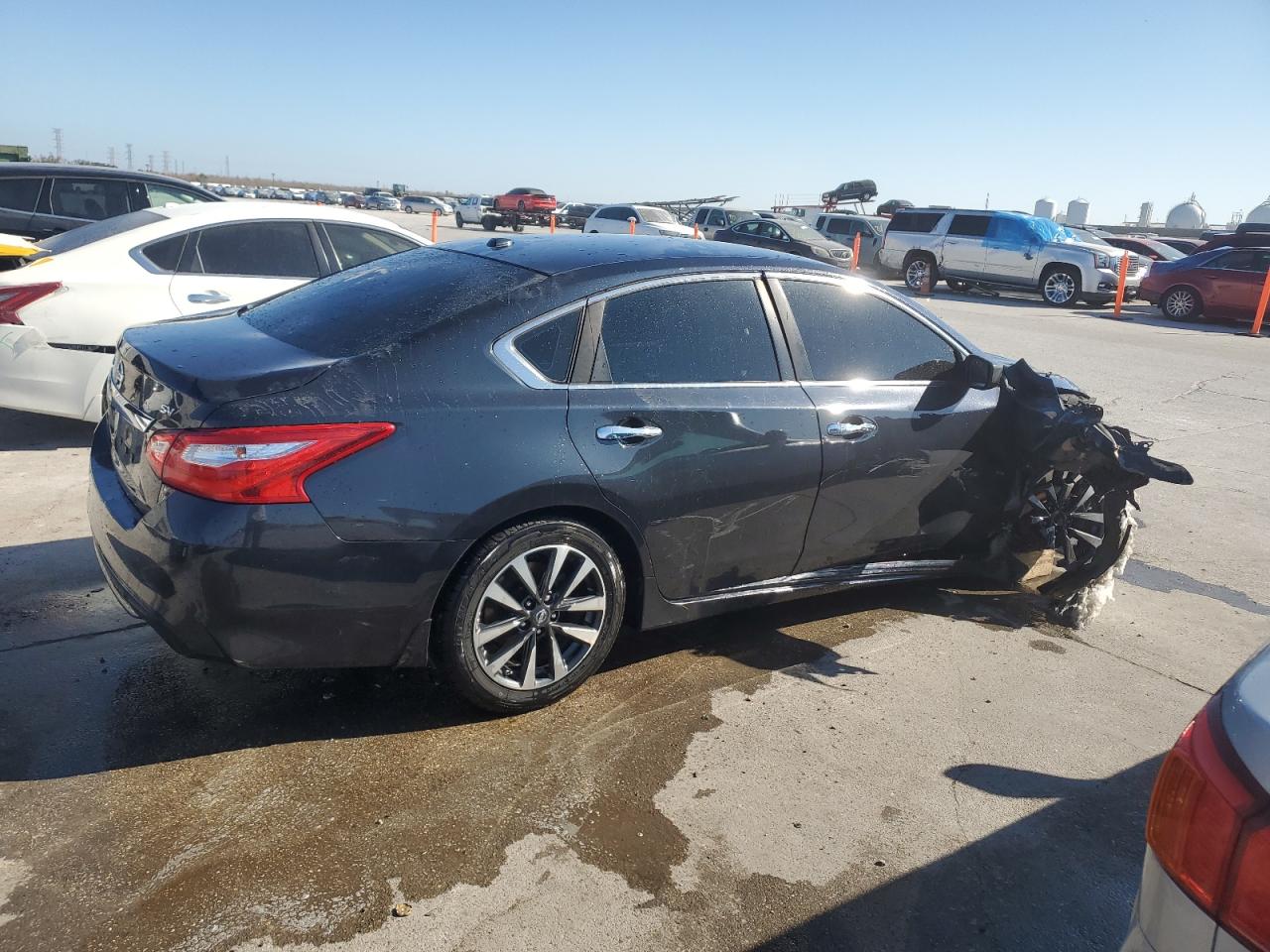 2017 Nissan Altima - Image 3