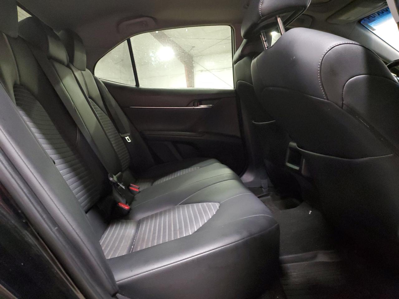 2018 Toyota Camry - Image 10