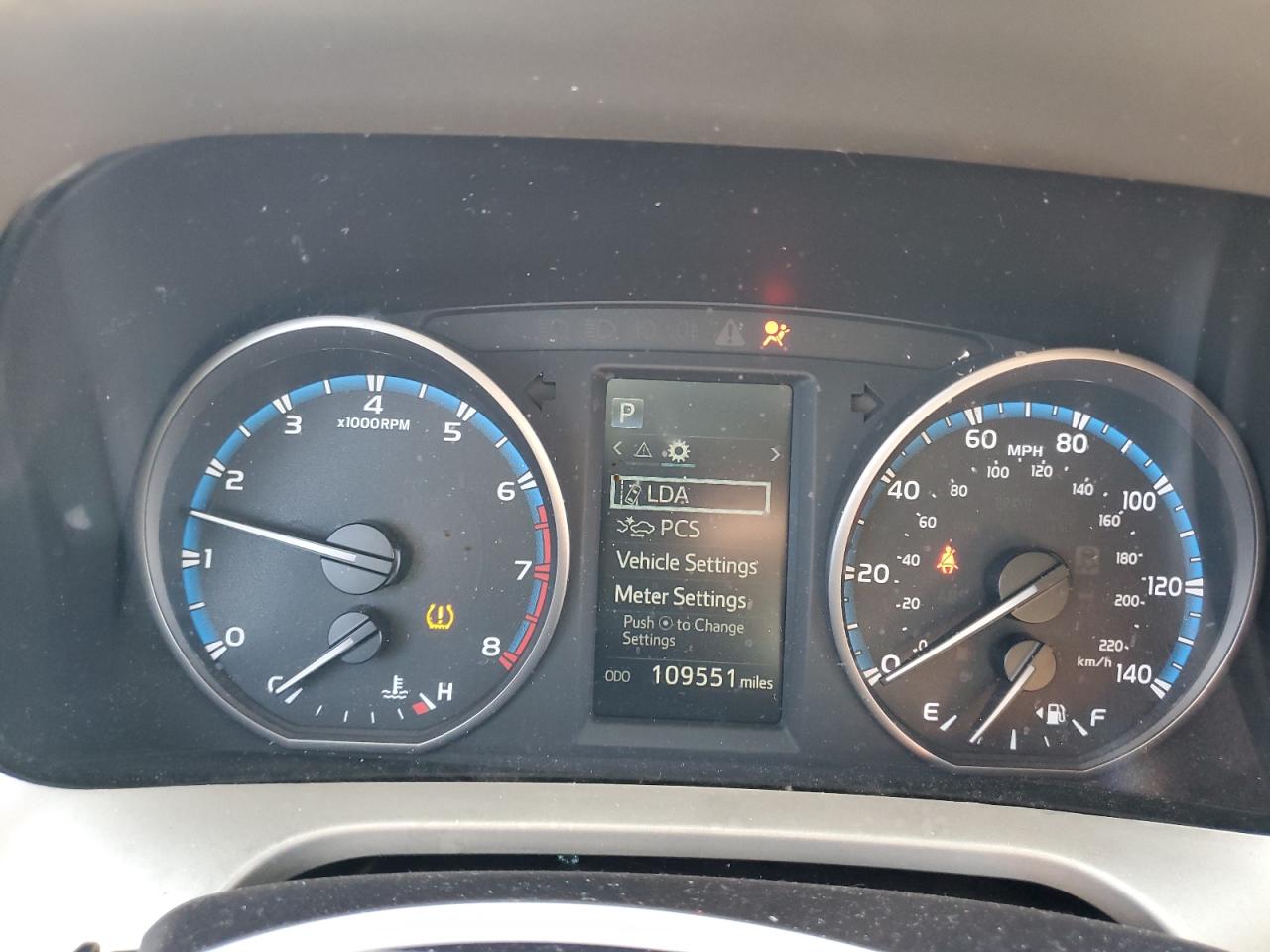 2017 Toyota RAV 4 - Image 9