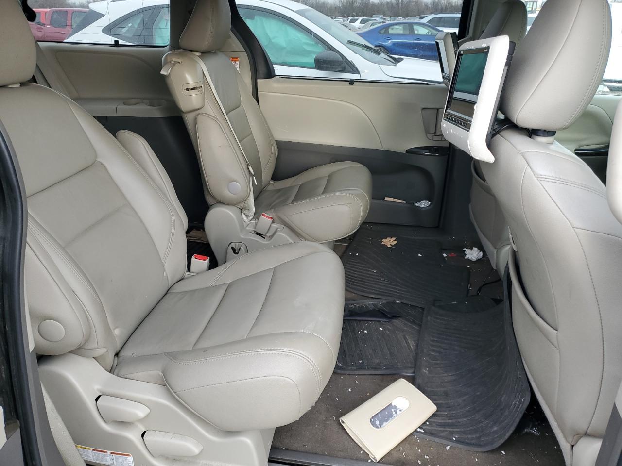 2016 Toyota Sienna - Image 11
