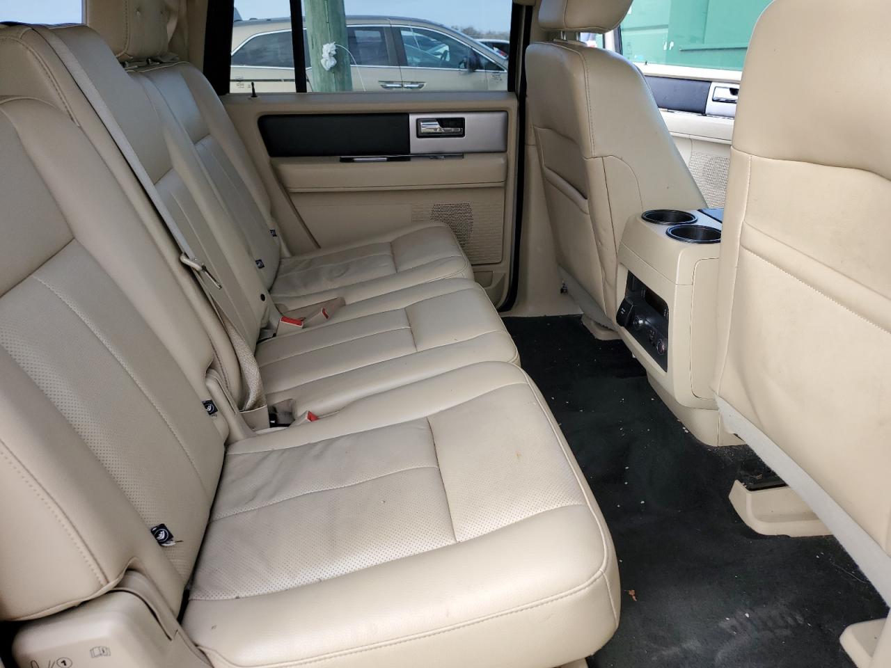 2017 Ford Expedition - Image 10