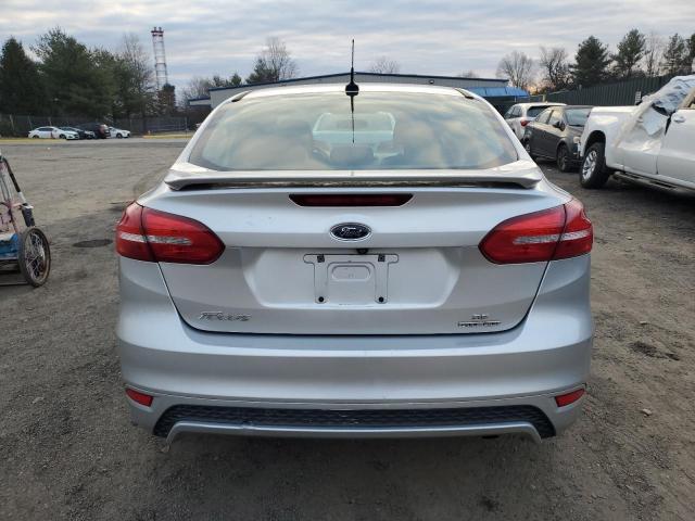 Sedans FORD FOCUS 2015 Silver