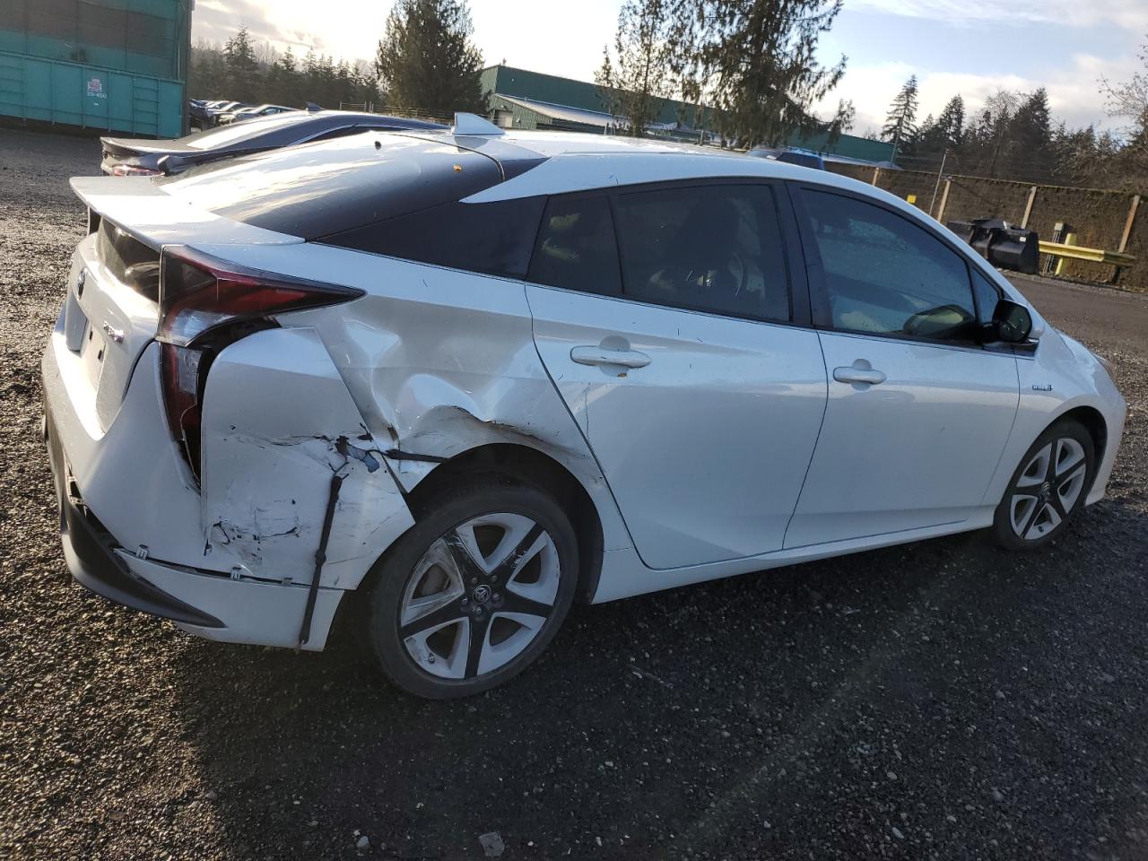 VIN JTDKARFU6G3016586 2016 TOYOTA PRIUS no.3