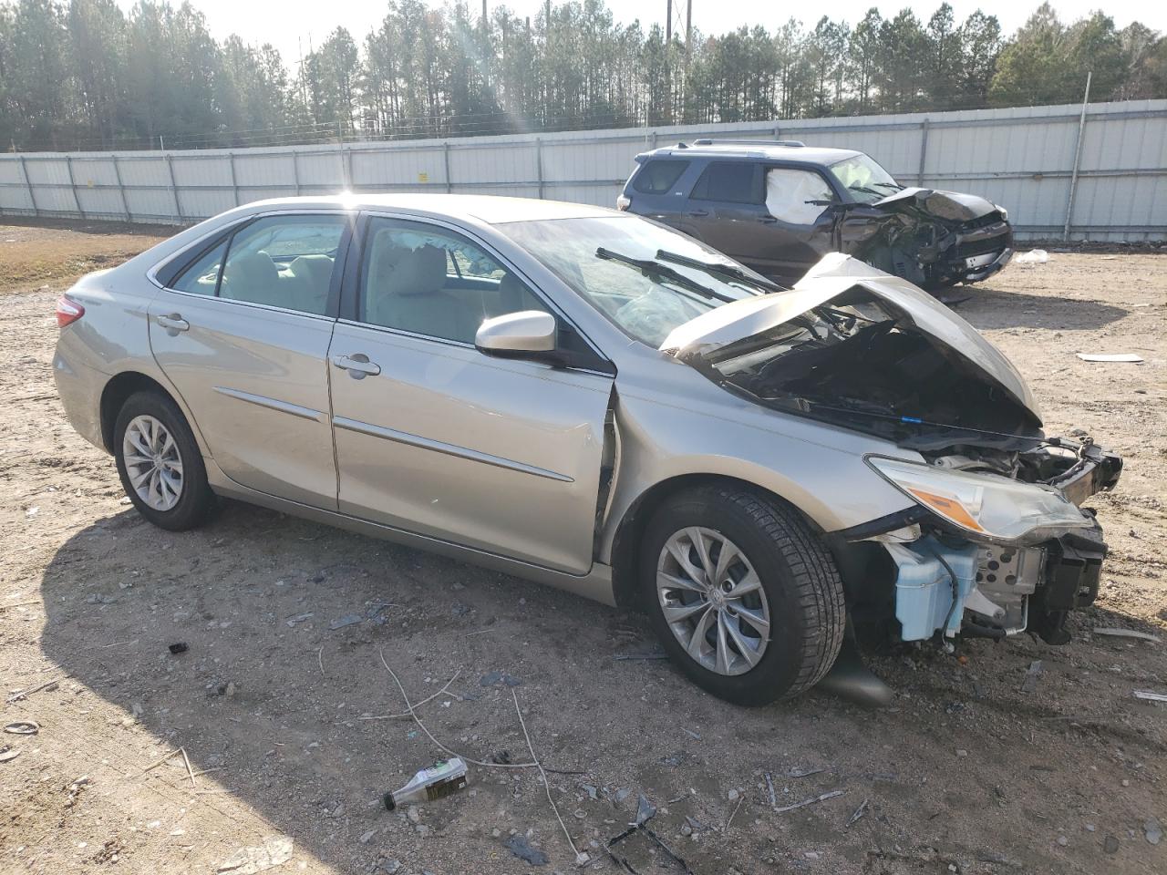 VIN 4T4BF1FKXGR566936 2016 TOYOTA CAMRY no.4