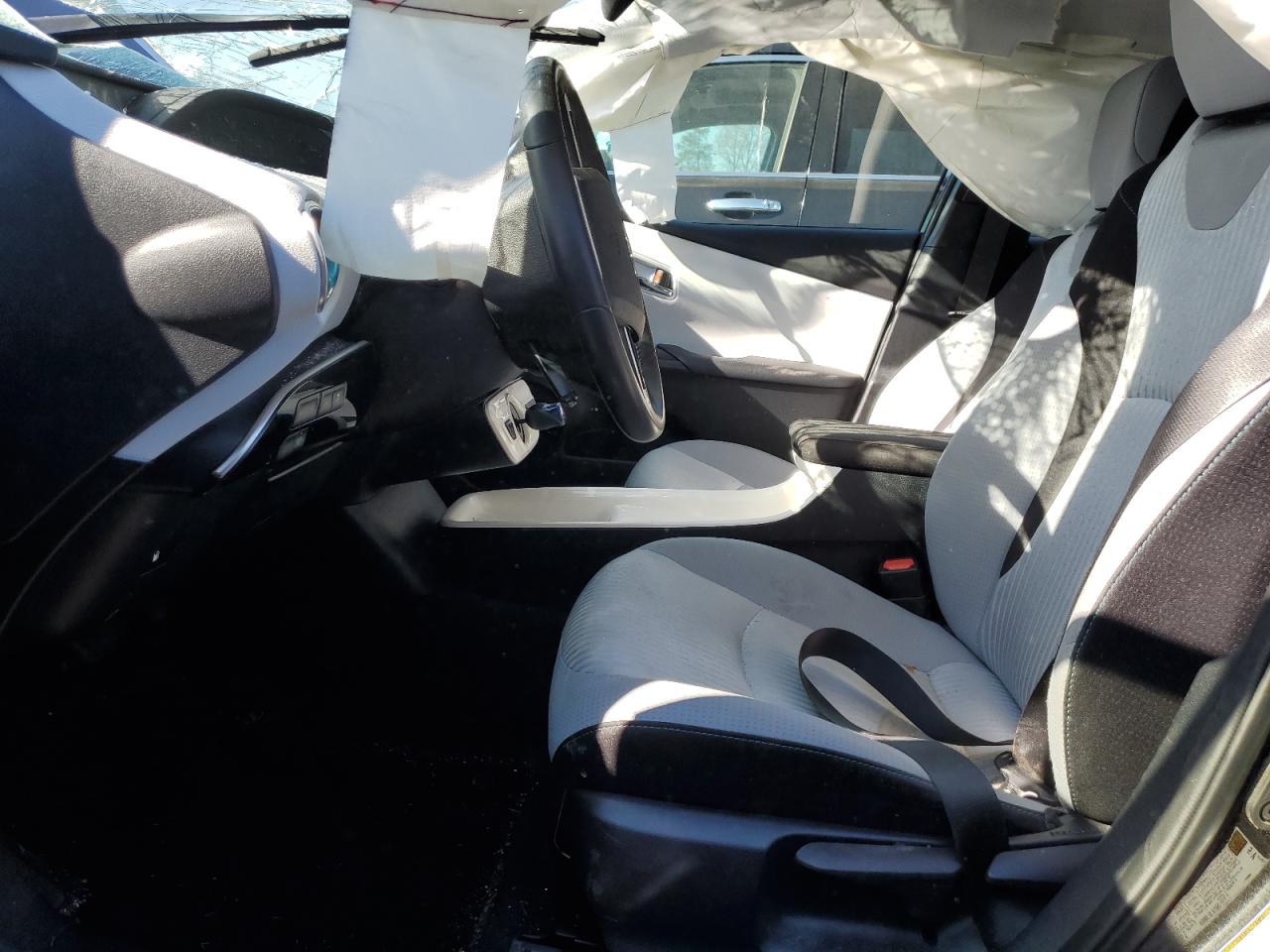 2018 Toyota Prius - Image 7