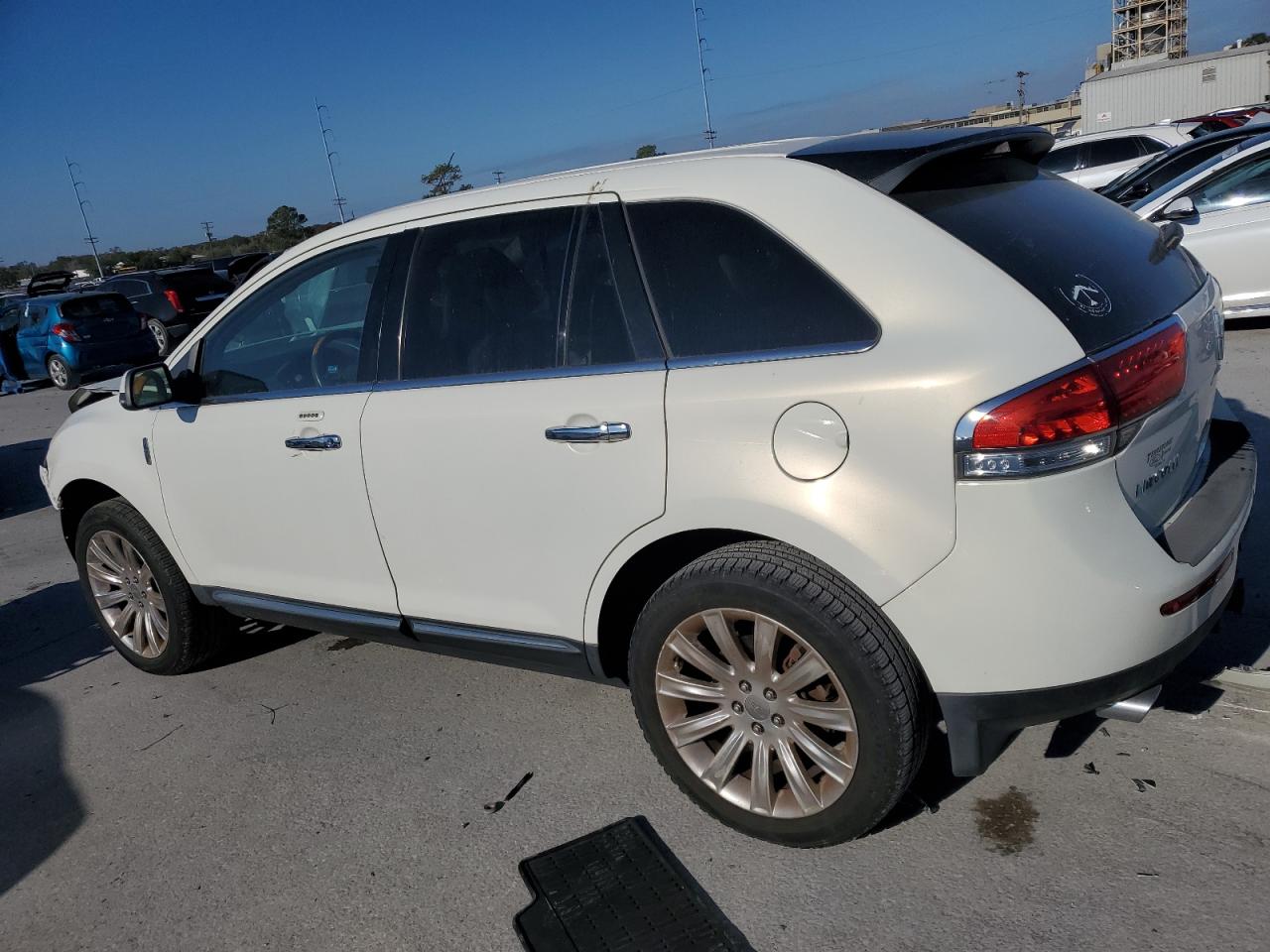 VIN 2LMDJ6JK5DBL43330 2013 LINCOLN MKX no.2