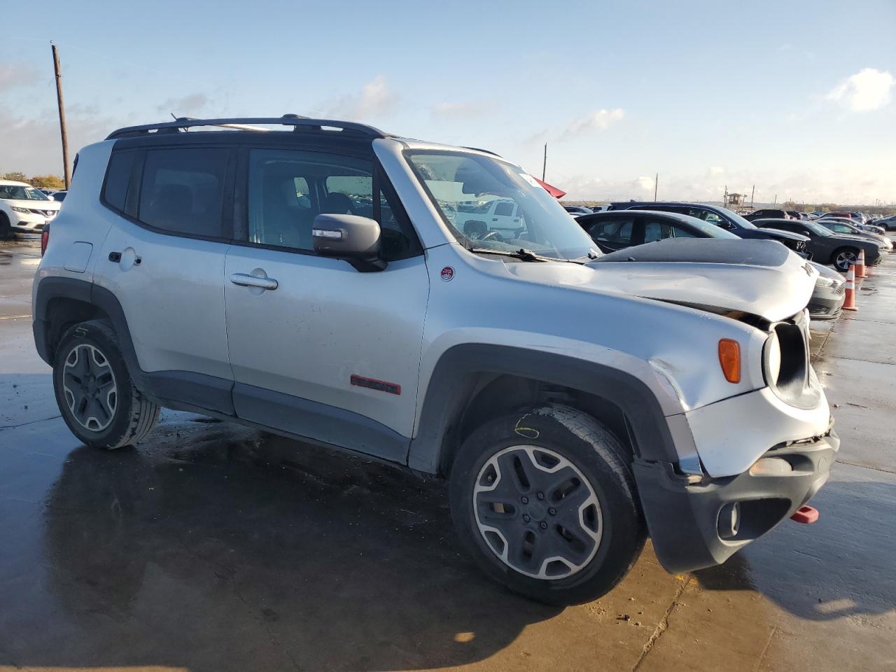 VIN ZACCJBCT6FPB34882 2015 JEEP RENEGADE no.4