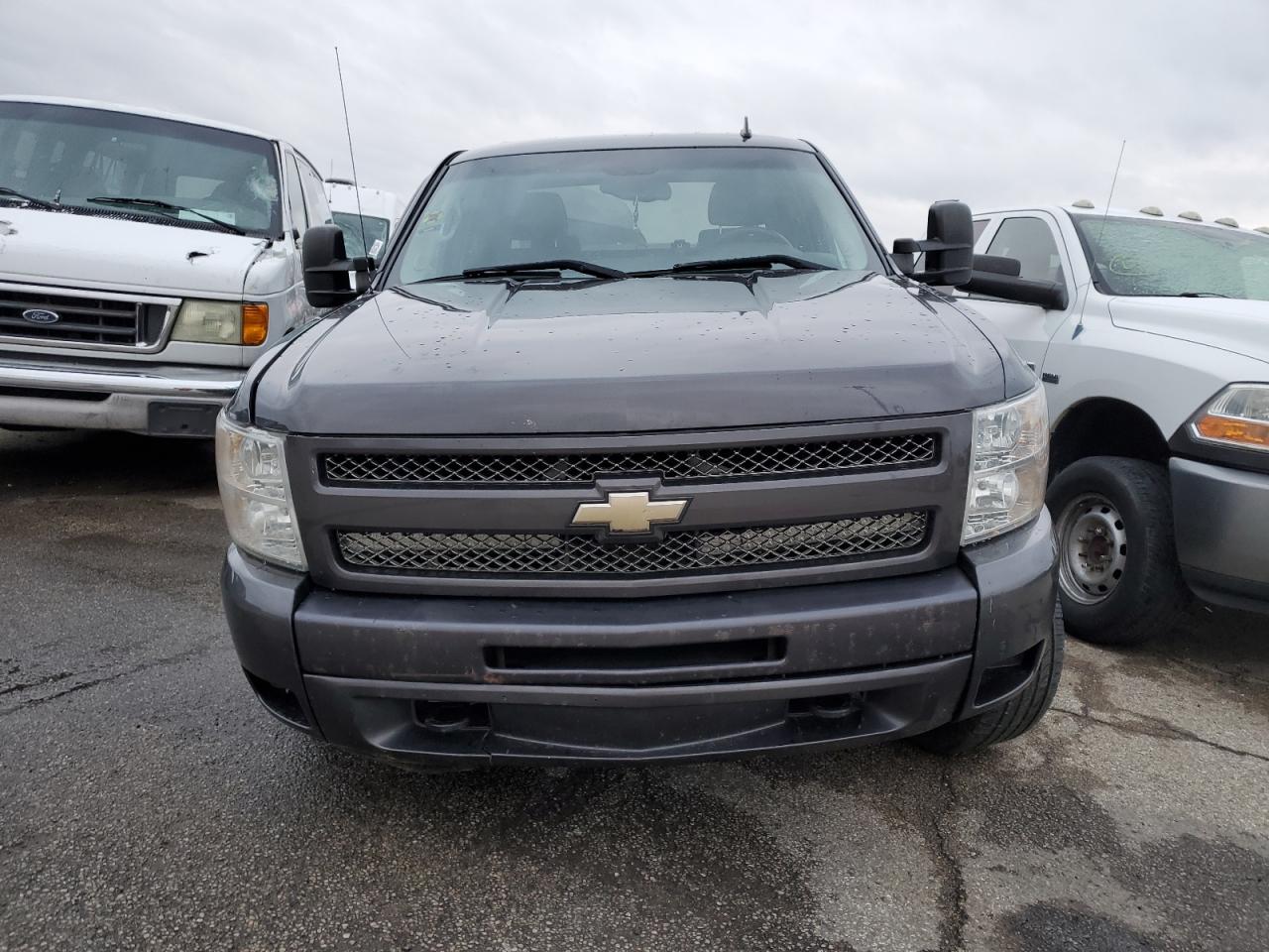 2010 Chevrolet Silverado - Image 5