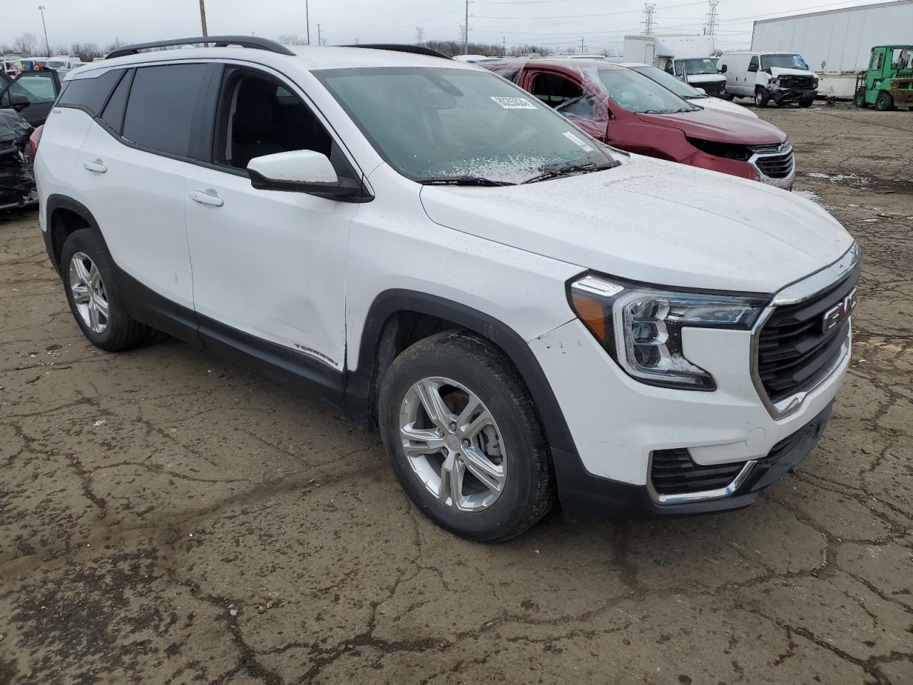 2022 GMC Terrain - Image 4