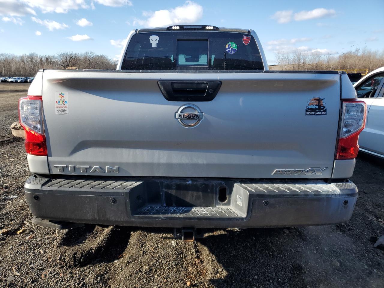 VIN 1N6AA1E57JN515459 2018 NISSAN TITAN no.6