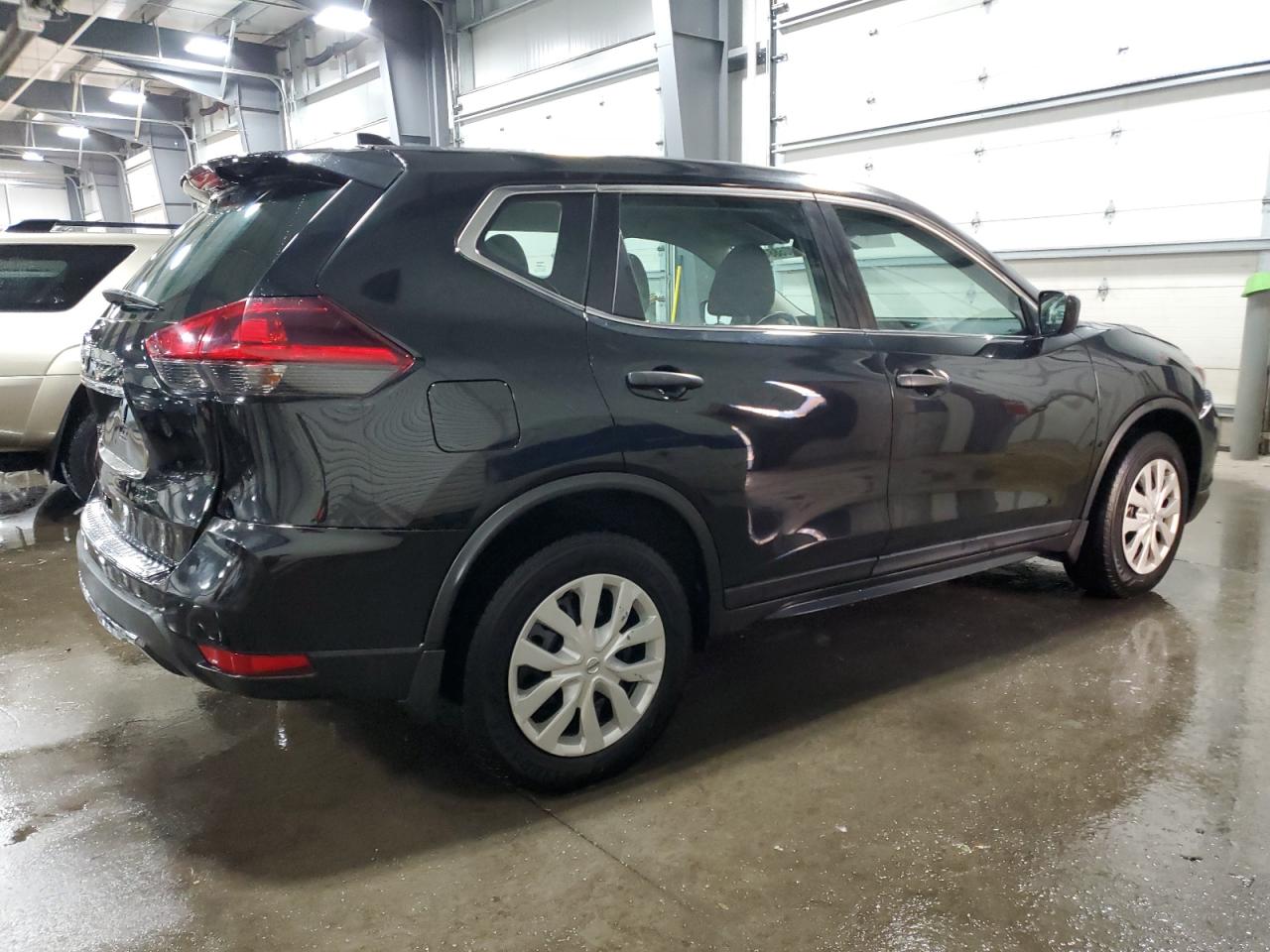 2018 Nissan Rogue - Image 3