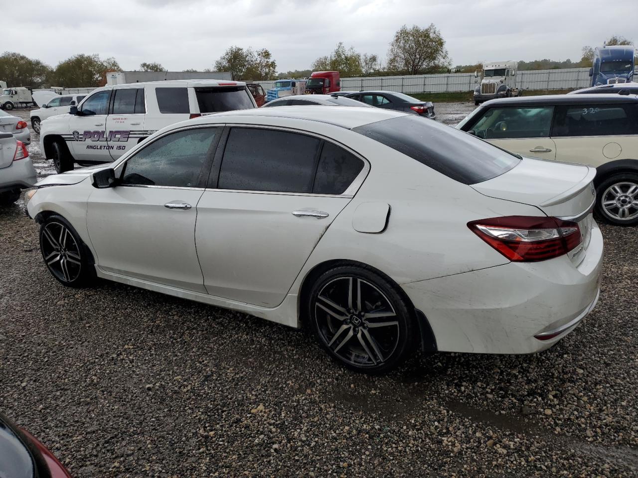 2017 Honda Accord - Image 2