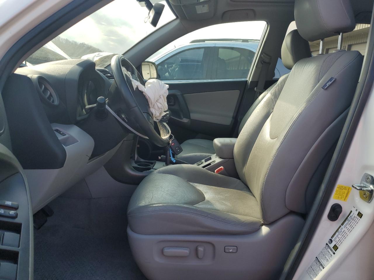 2011 Toyota RAV 4 - Image 7