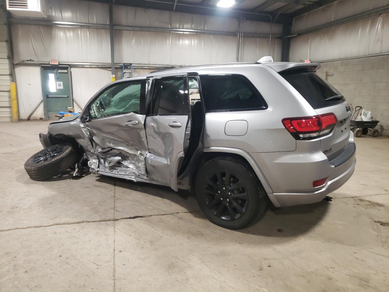 2018 Jeep Grand Cherokee - Image 2