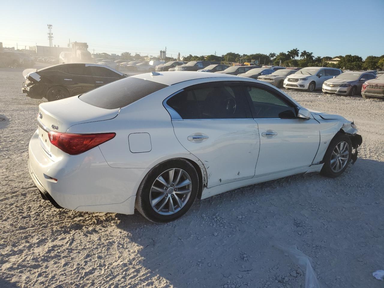 2014 Infiniti Q50 - Image 3