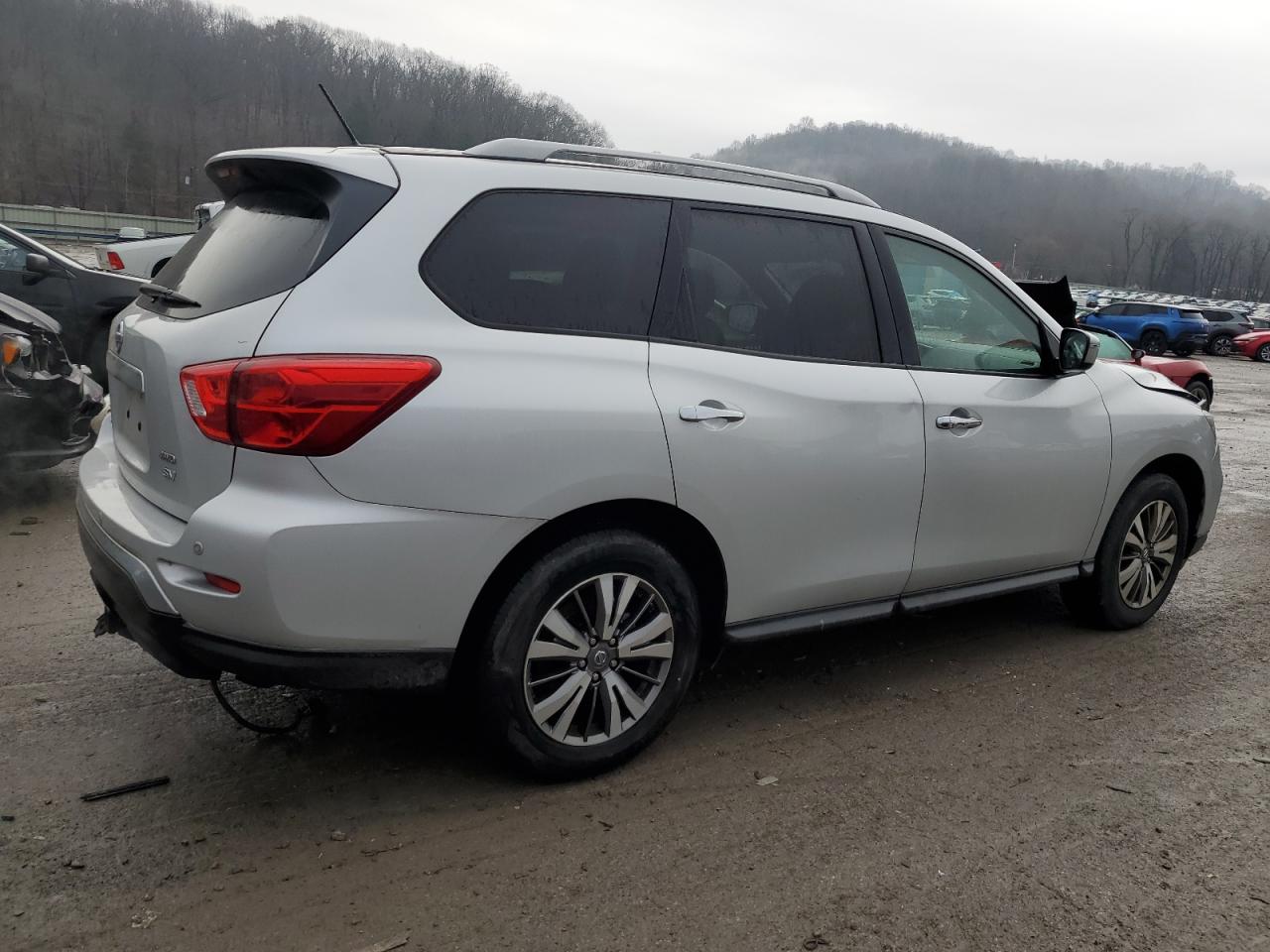 2018 Nissan Pathfinder - Image 3