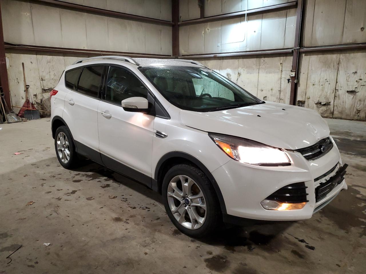 VIN 1FMCU9JX6GUC53159 2016 FORD ESCAPE no.4