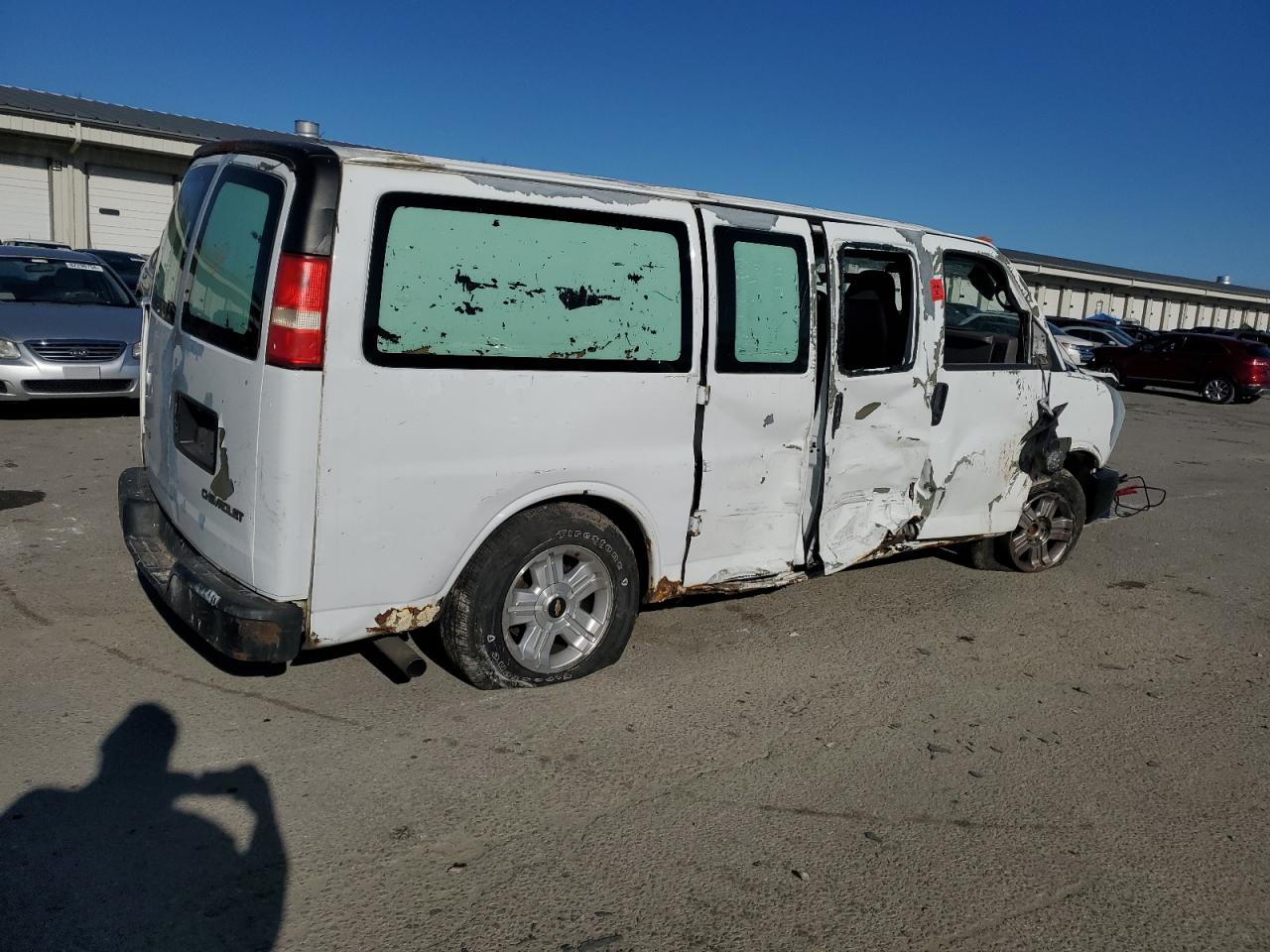 2006 Chevrolet Express - Image 3